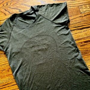 Lululemon swiftly tech short sleeve tshirt darker heather green cute! Size 10